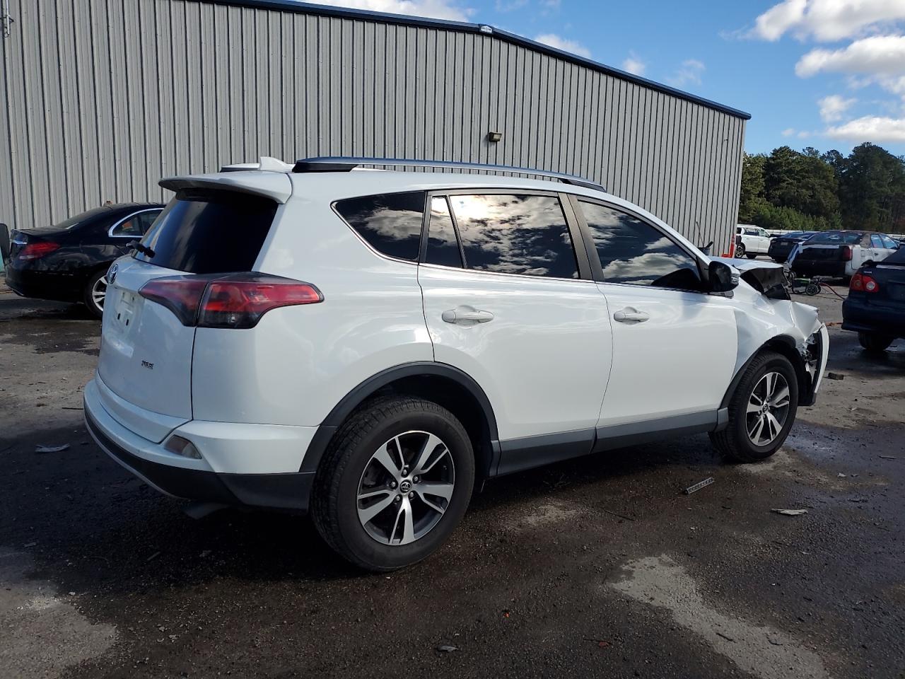 TOYOTA RAV4 XLE