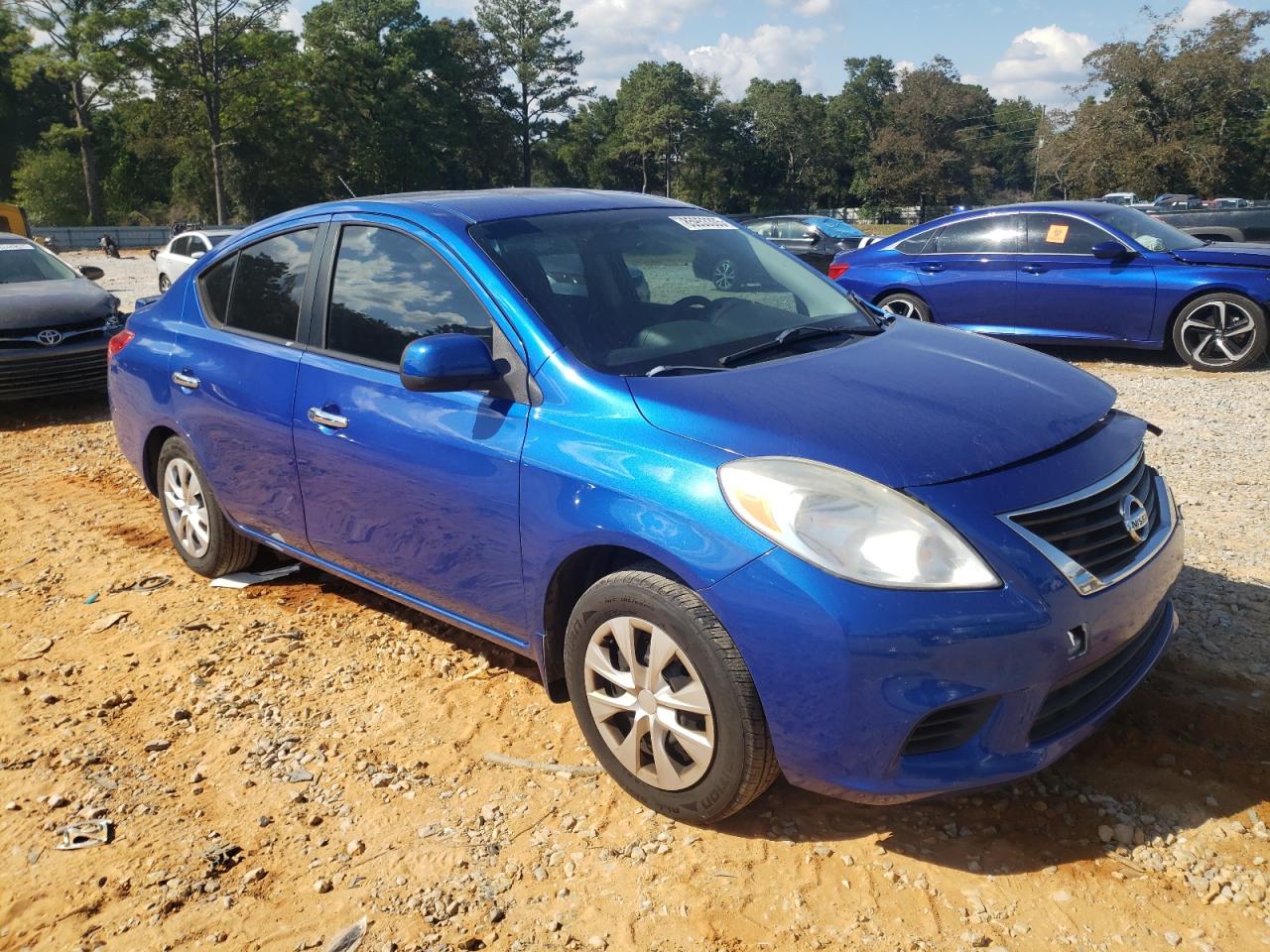 NISSAN VERSA S