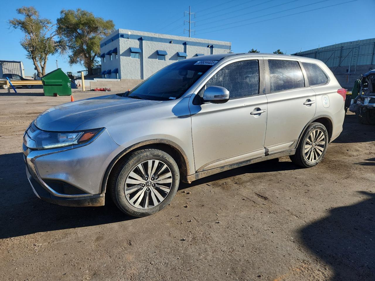 MITSUBISHI OUTLANDER SE