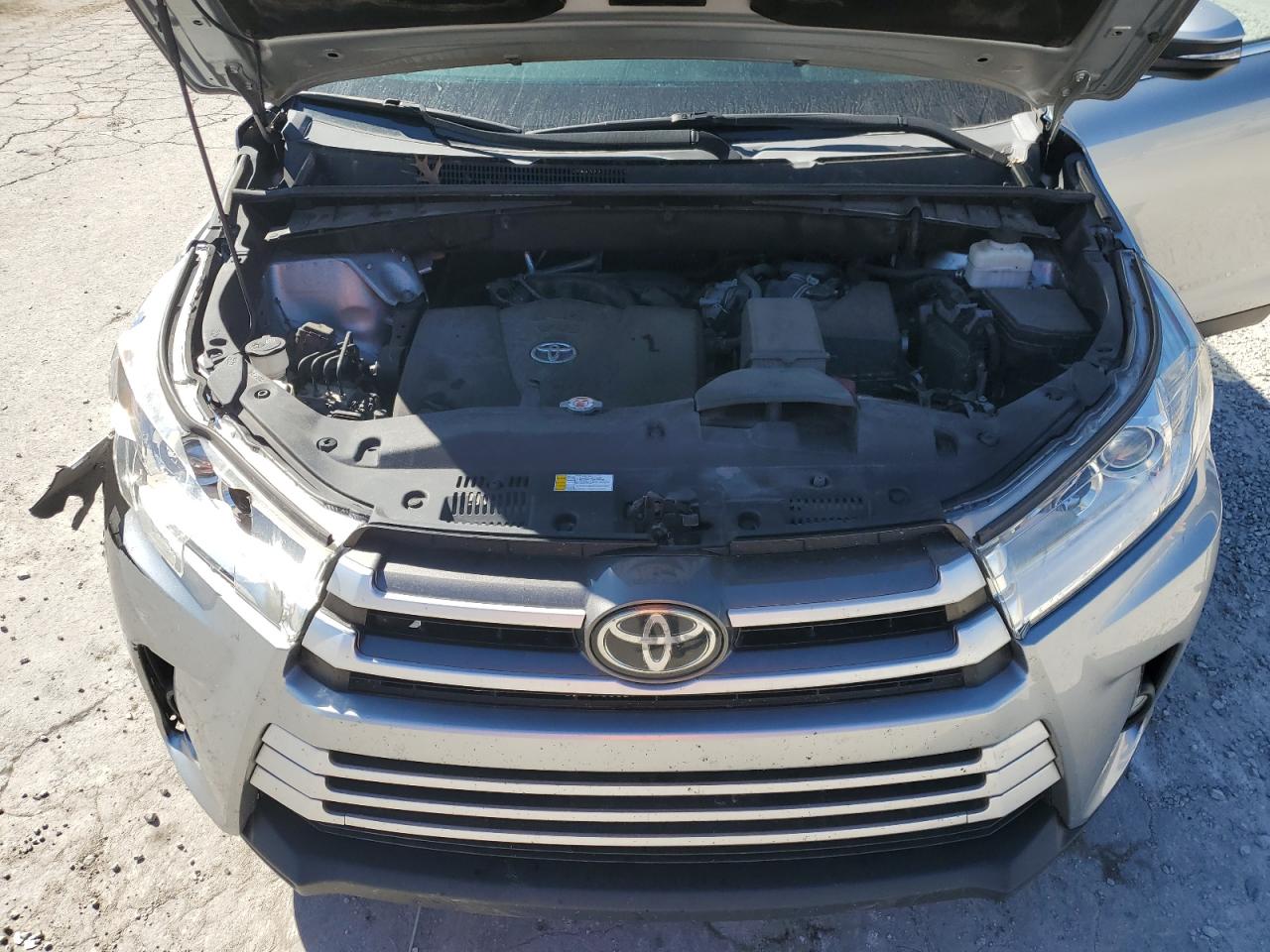TOYOTA HIGHLANDER SE