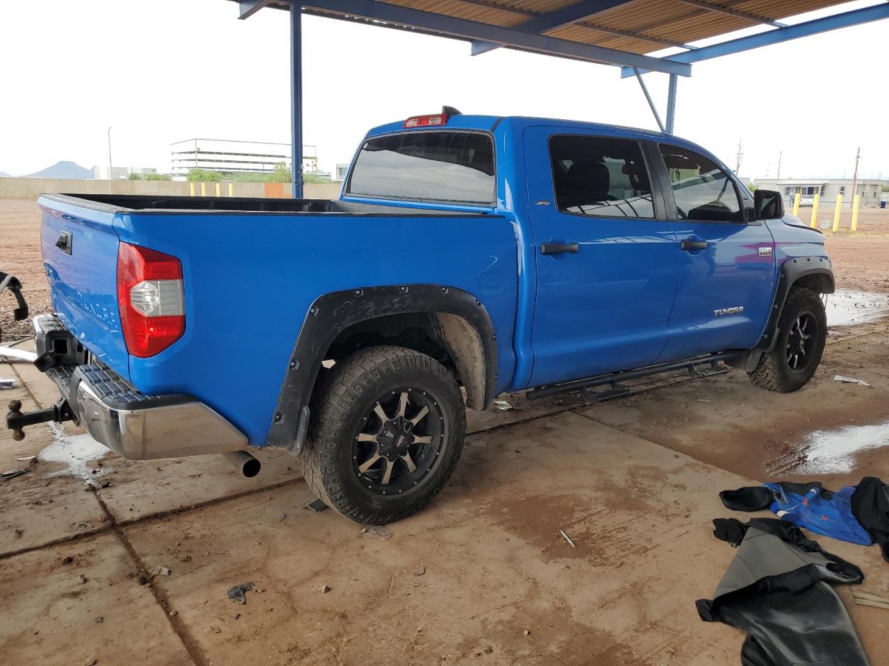 TOYOTA TUNDRA CREWMAX SR5