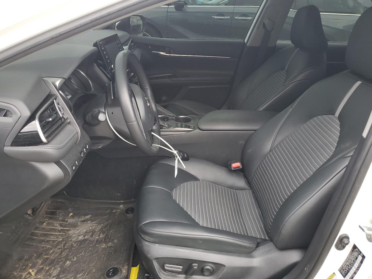 TOYOTA CAMRY SE NIGHT SHADE