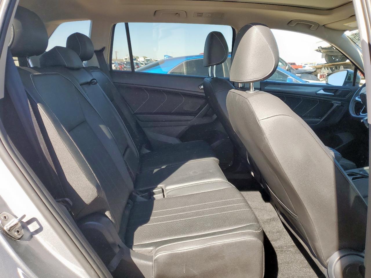 VOLKSWAGEN TIGUAN SE