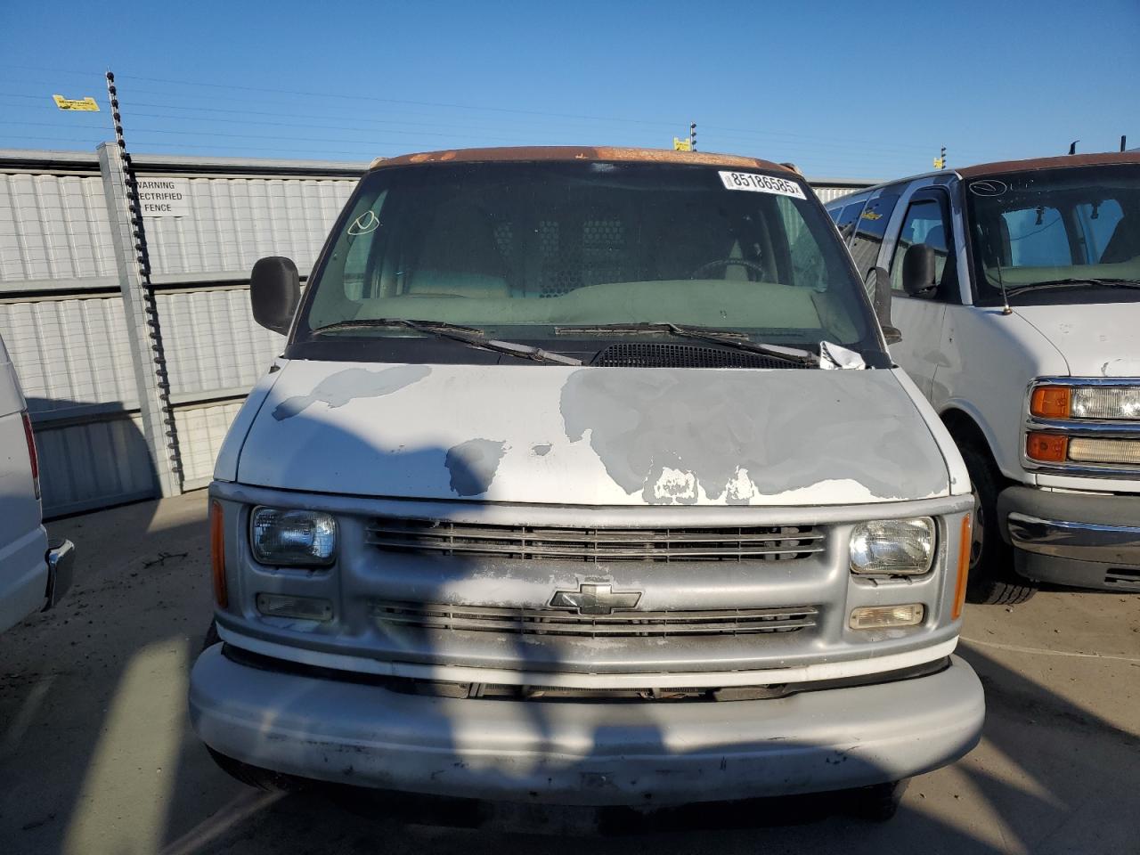 Lot #3259454131 2000 CHEVROLET EXPRESS G3