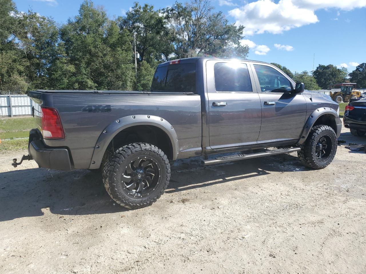 RAM 1500 SLT