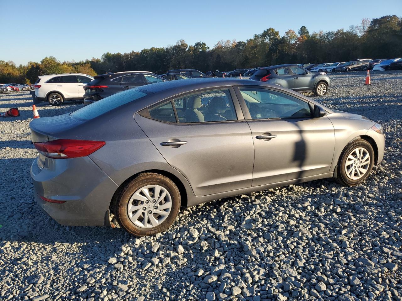 HYUNDAI ELANTRA SE