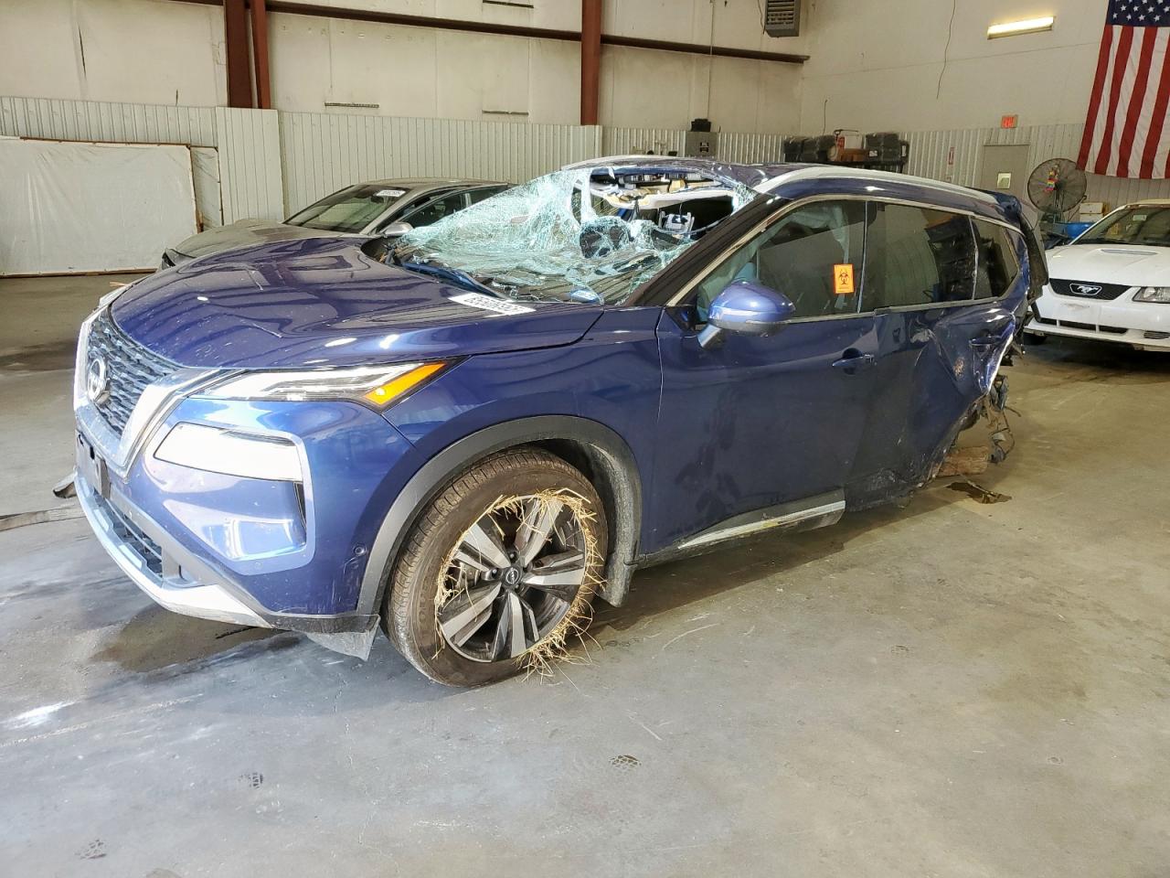 NISSAN ROGUE PLATINUM