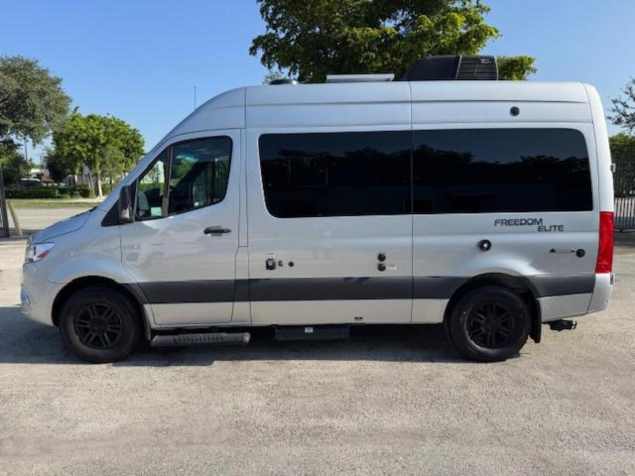 MERCEDES-BENZ SPRINTER 2500