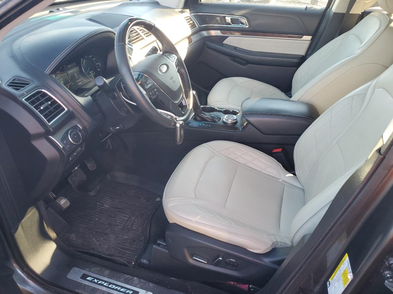 FORD EXPLORER PLATINUM