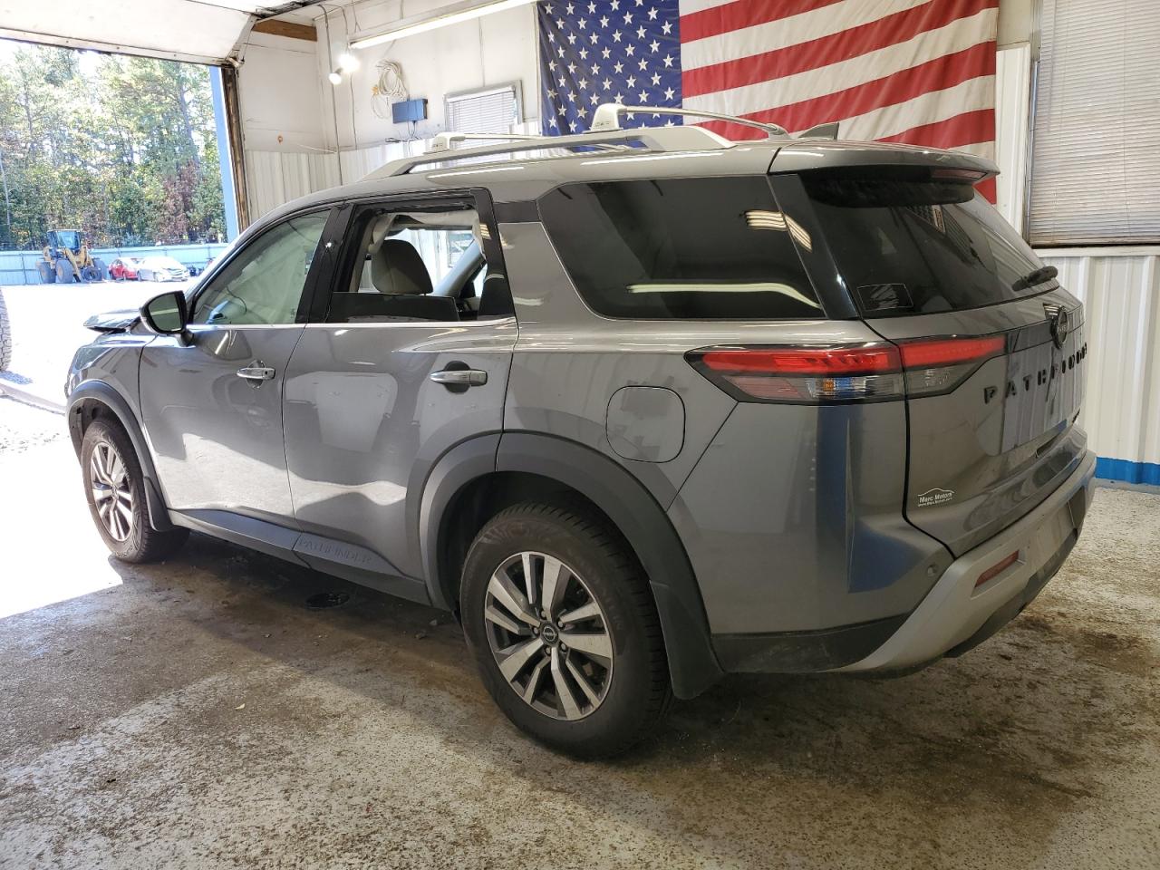 NISSAN PATHFINDER SL