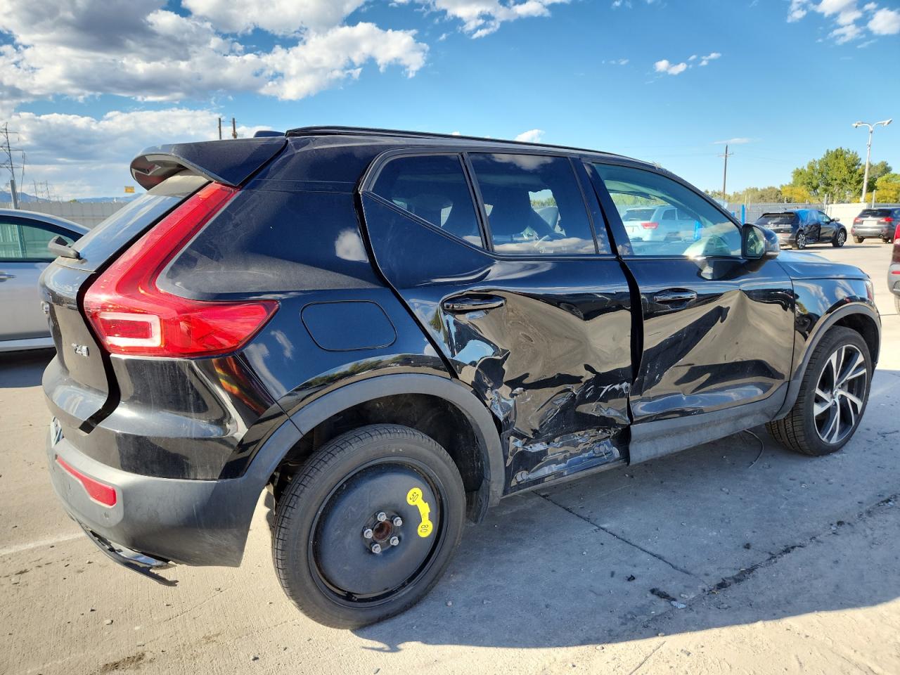 VOLVO XC40 T4 R-DESIGN