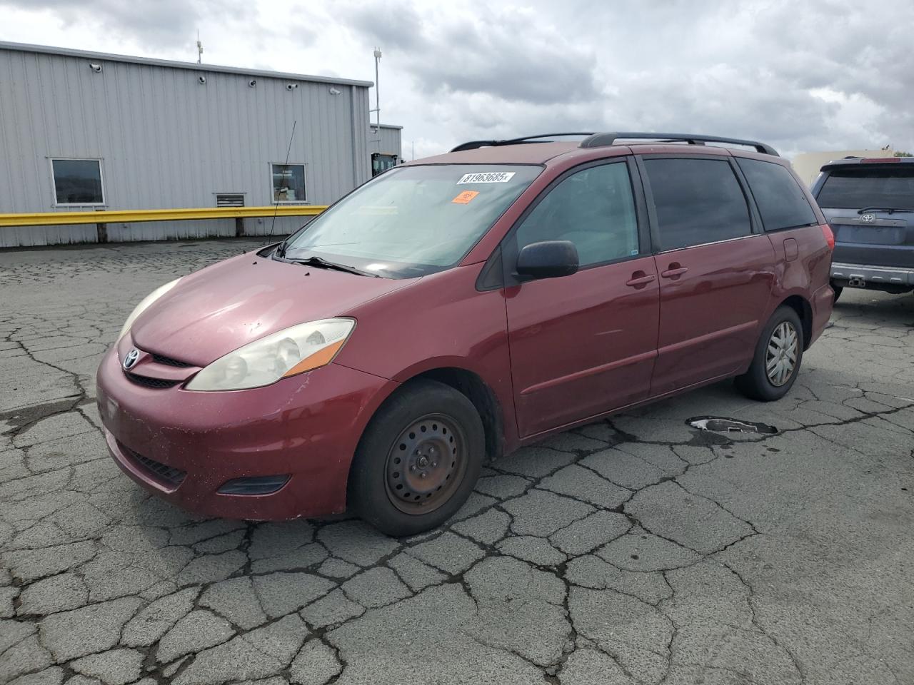 Lot #3310691762 2009 TOYOTA SIENNA CE