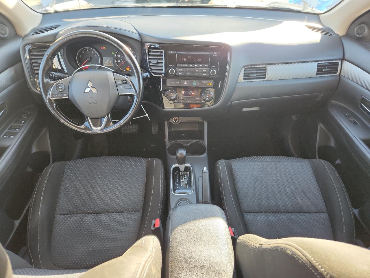 MITSUBISHI OUTLANDER ES