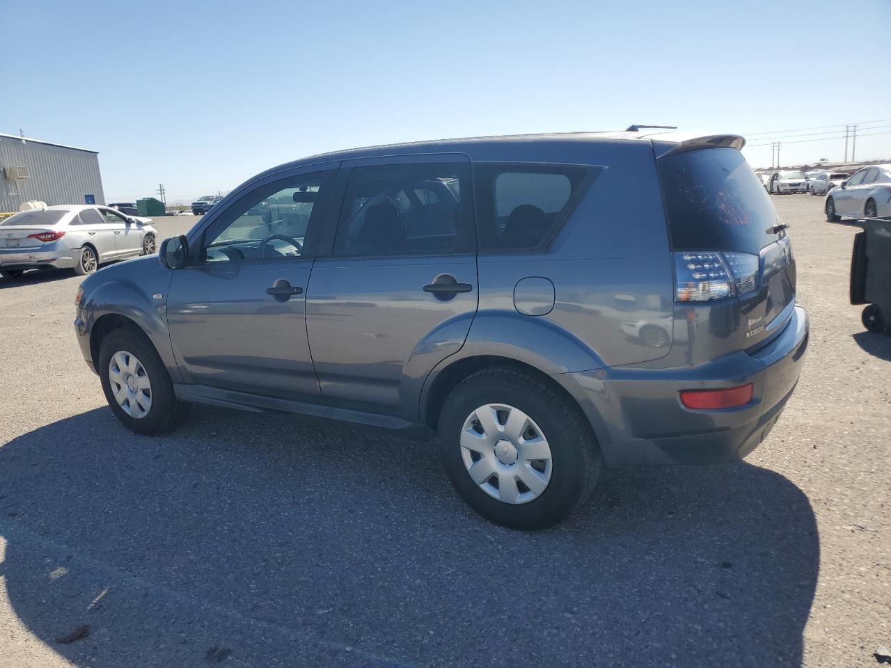 MITSUBISHI OUTLANDER ES