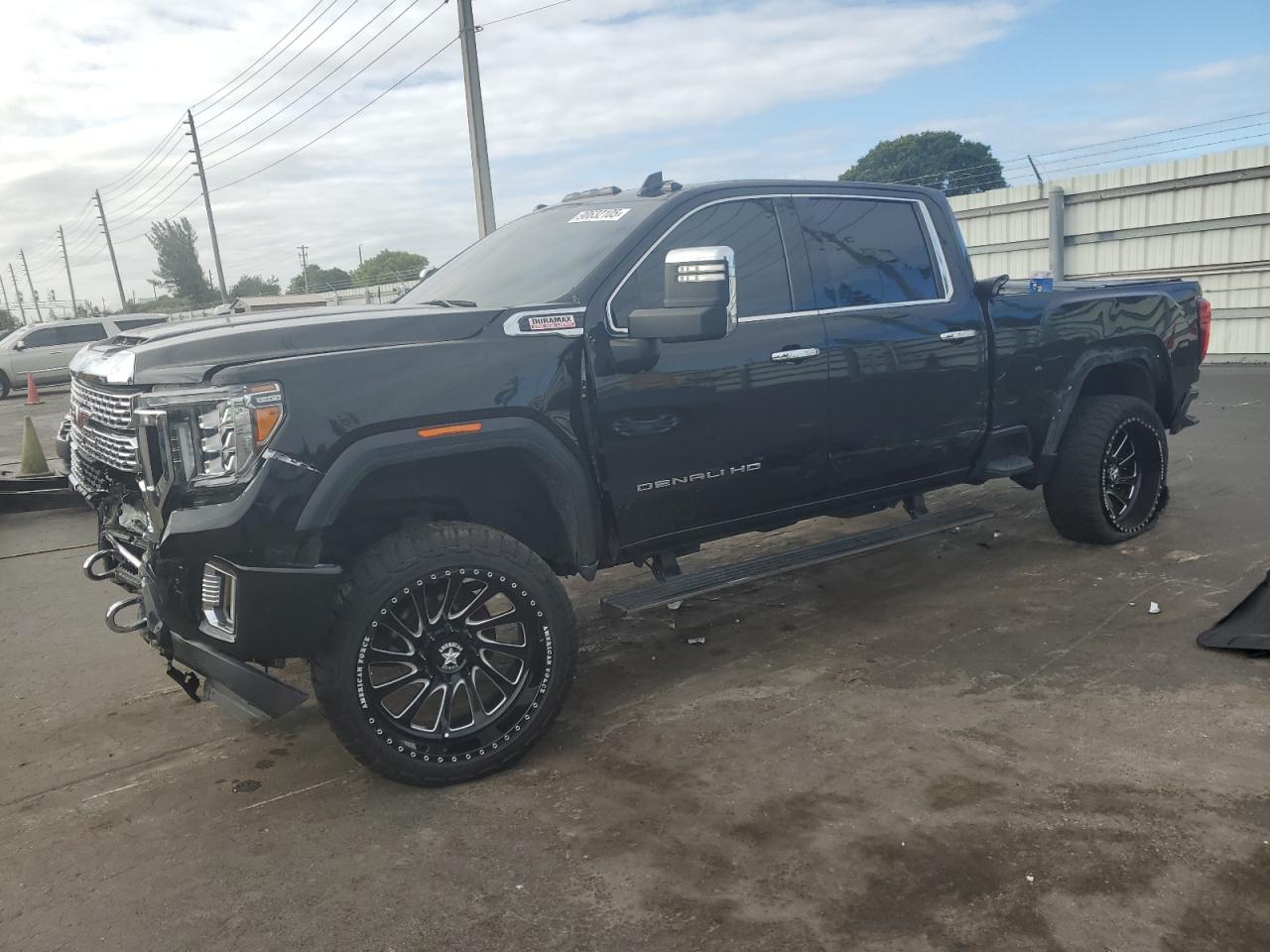 GMC SIERRA K2500 DENALI