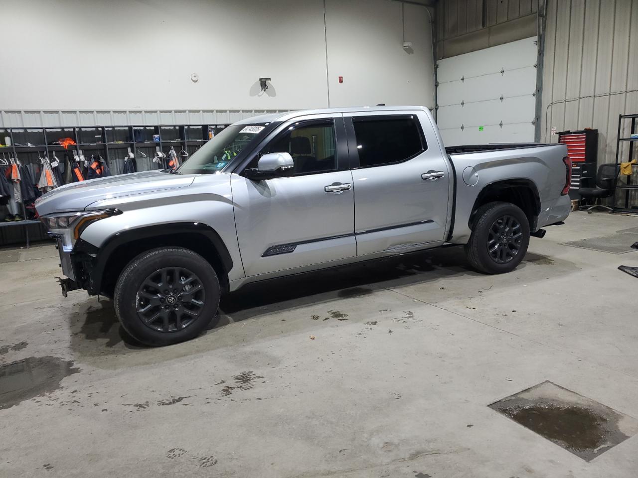 TOYOTA TUNDRA CREWMAX PLATINUM