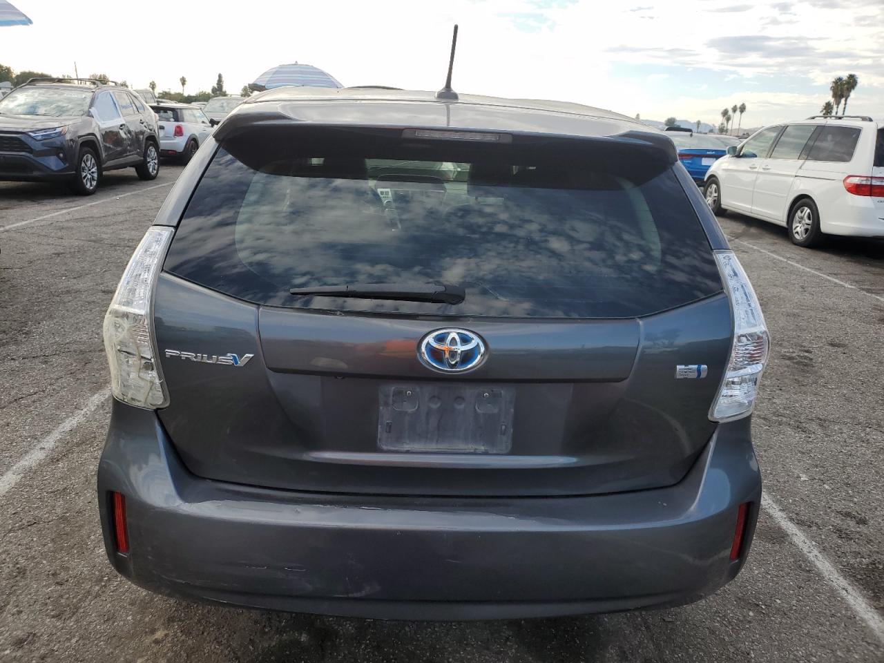 TOYOTA PRIUS V