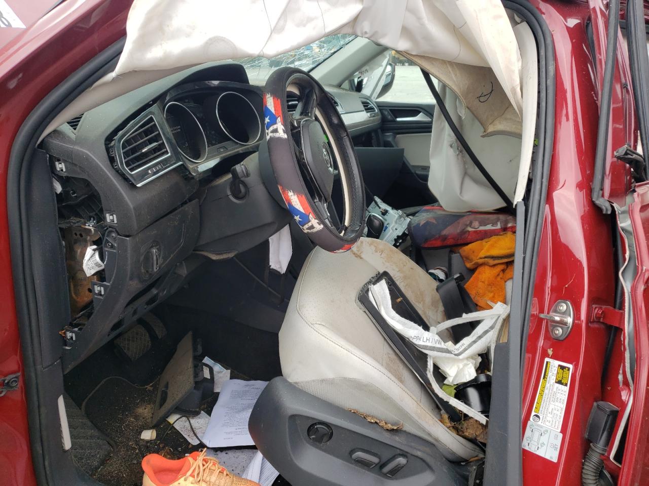 VOLKSWAGEN TIGUAN SE