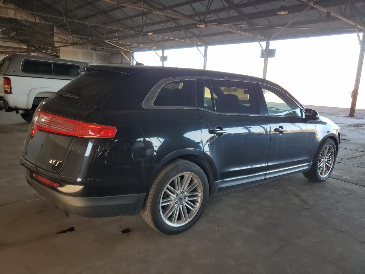 LINCOLN MKT