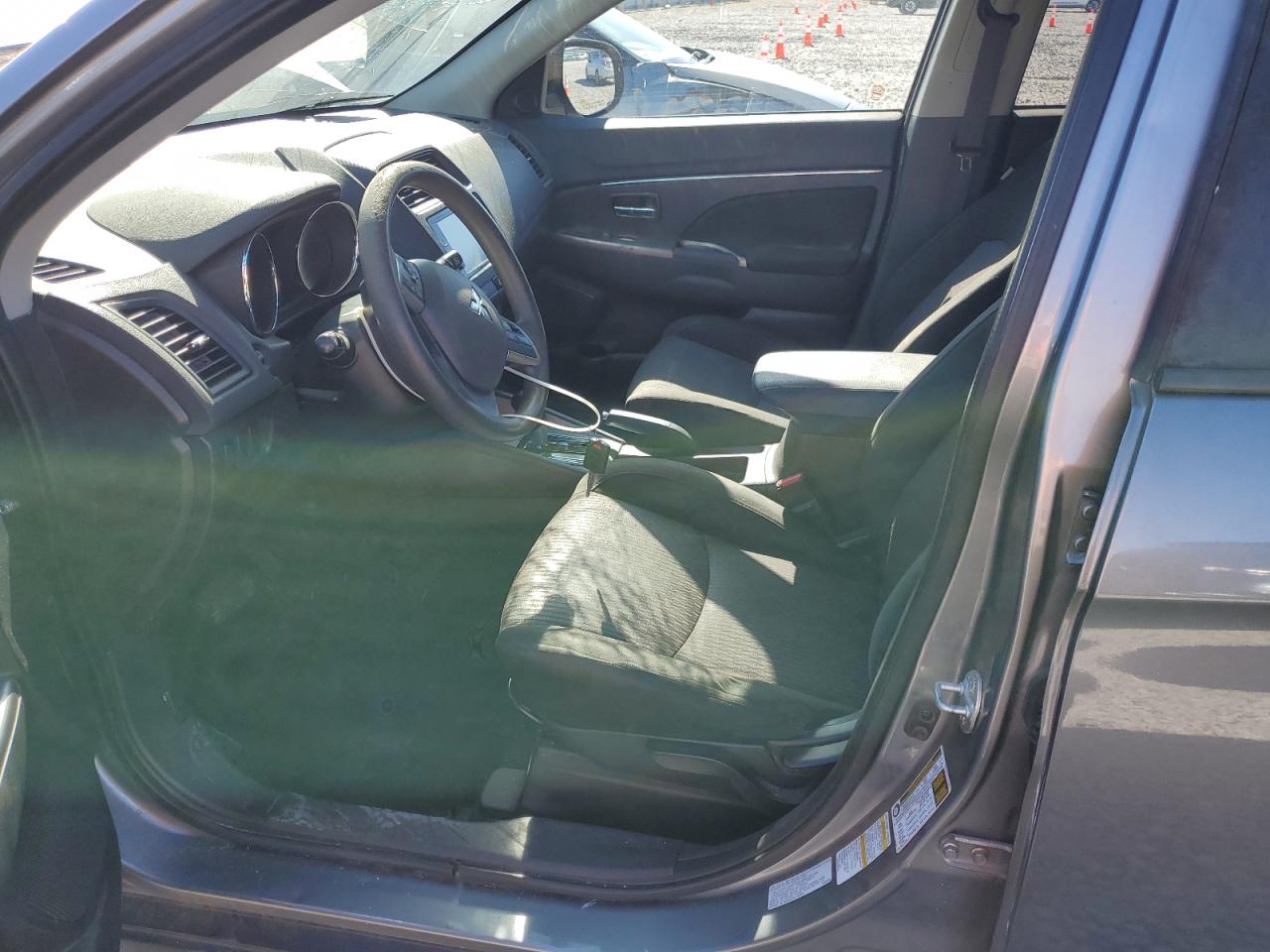 MITSUBISHI OUTLANDER ES