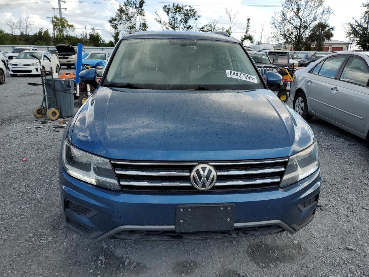 VOLKSWAGEN TIGUAN SE