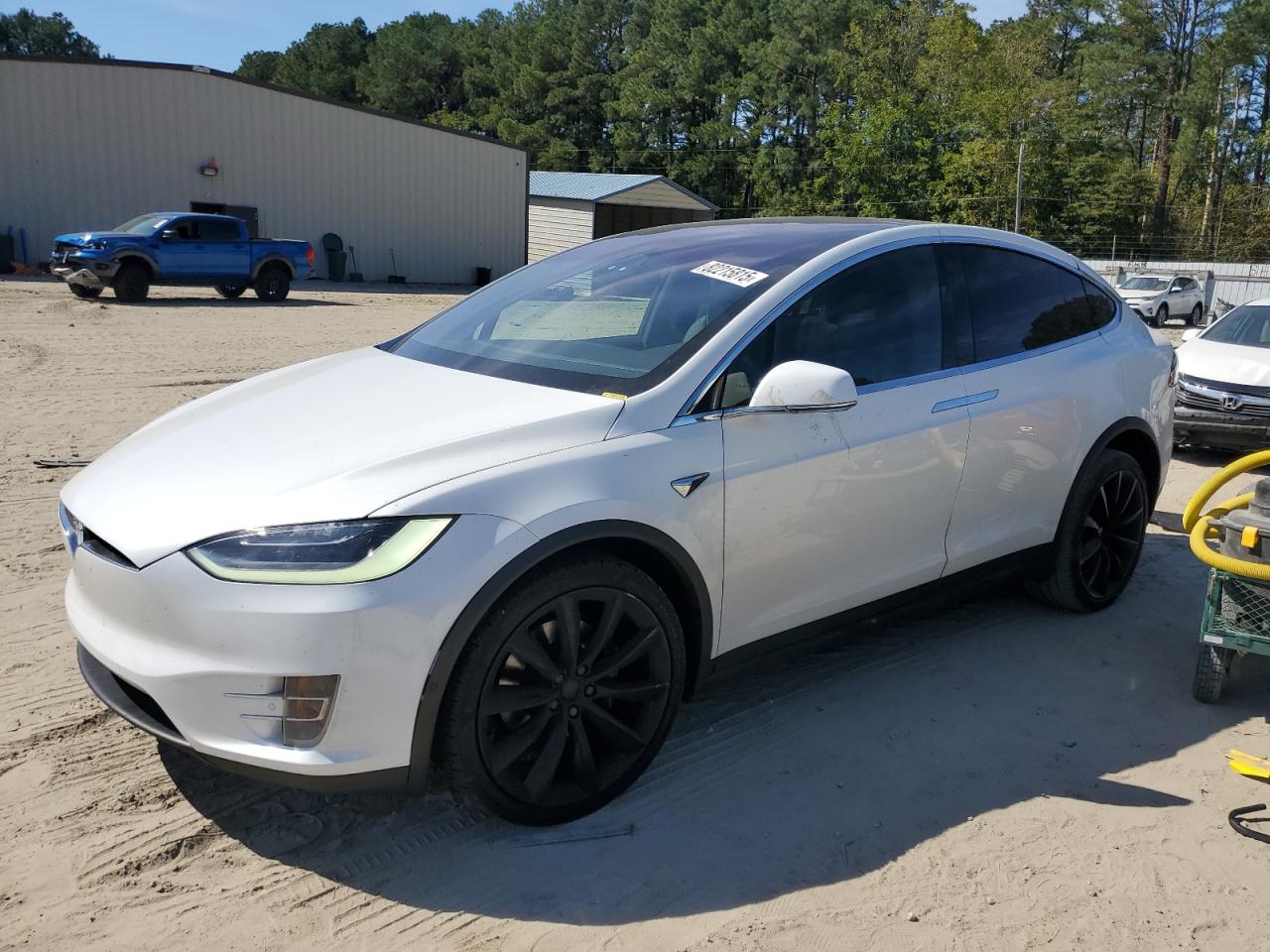 TESLA MODEL X