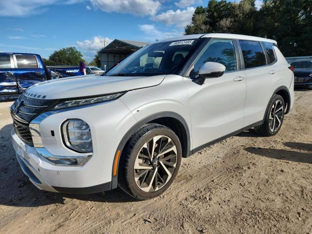 MITSUBISHI OUTLANDER SE