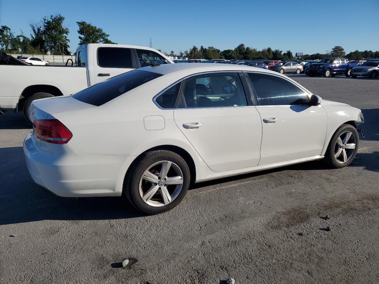 VOLKSWAGEN PASSAT SE