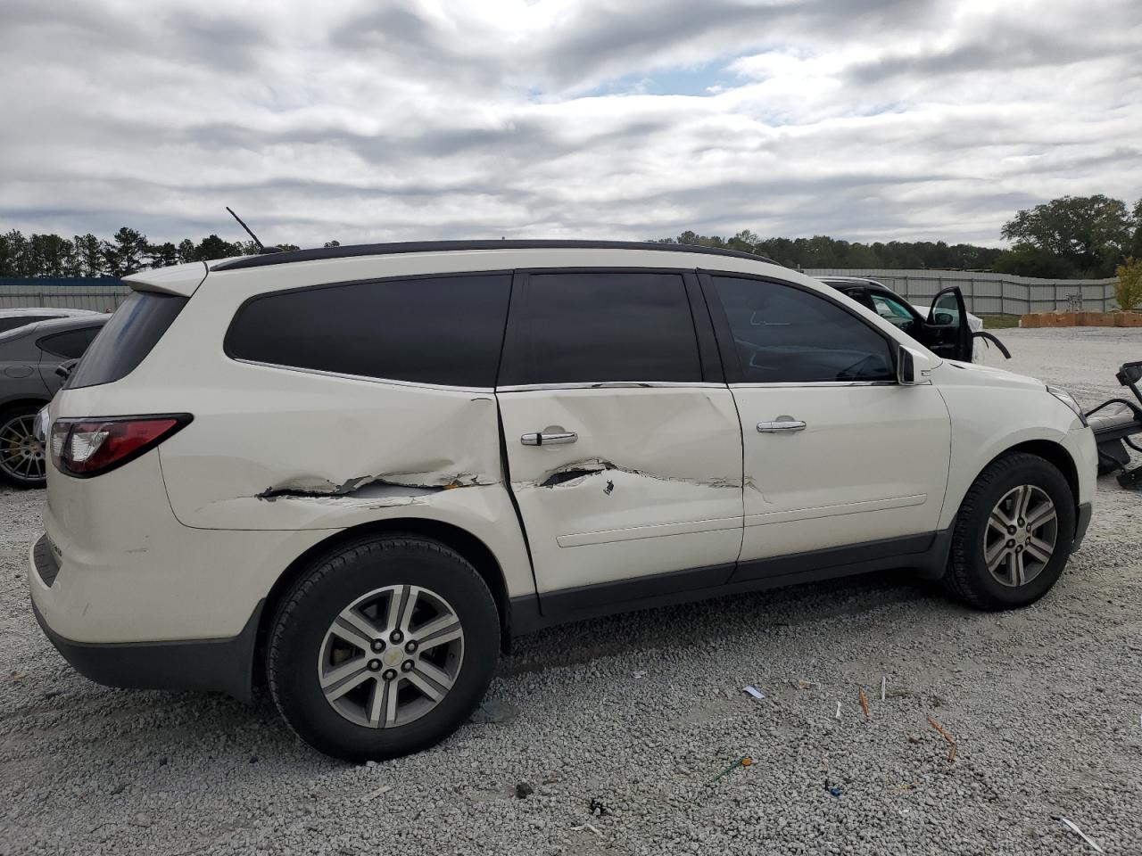 CHEVROLET TRAVERSE LT