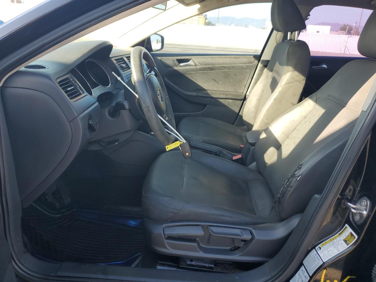 VOLKSWAGEN JETTA BASE