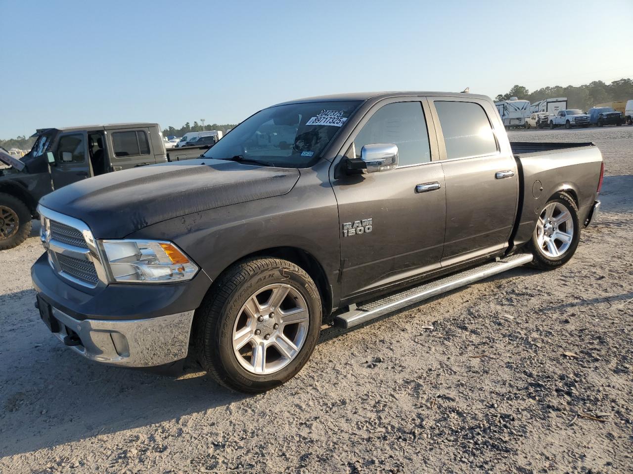 RAM 1500 SLT