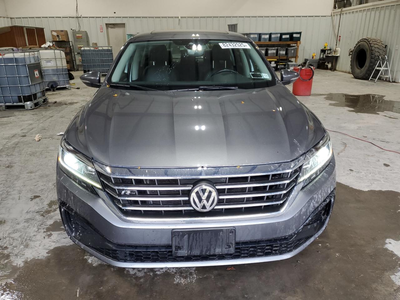 VOLKSWAGEN PASSAT R-LINE