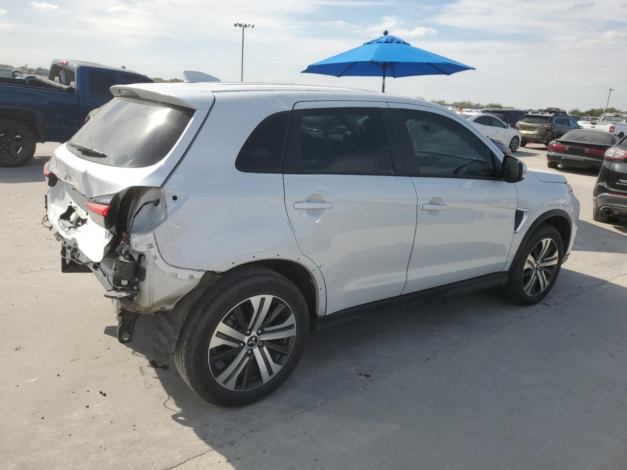 MITSUBISHI OUTLANDER S/SE