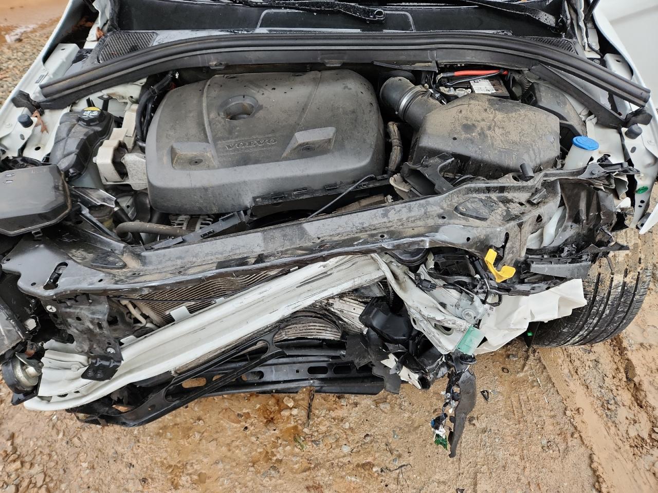 VOLVO XC60 T5 INSCRIPTION