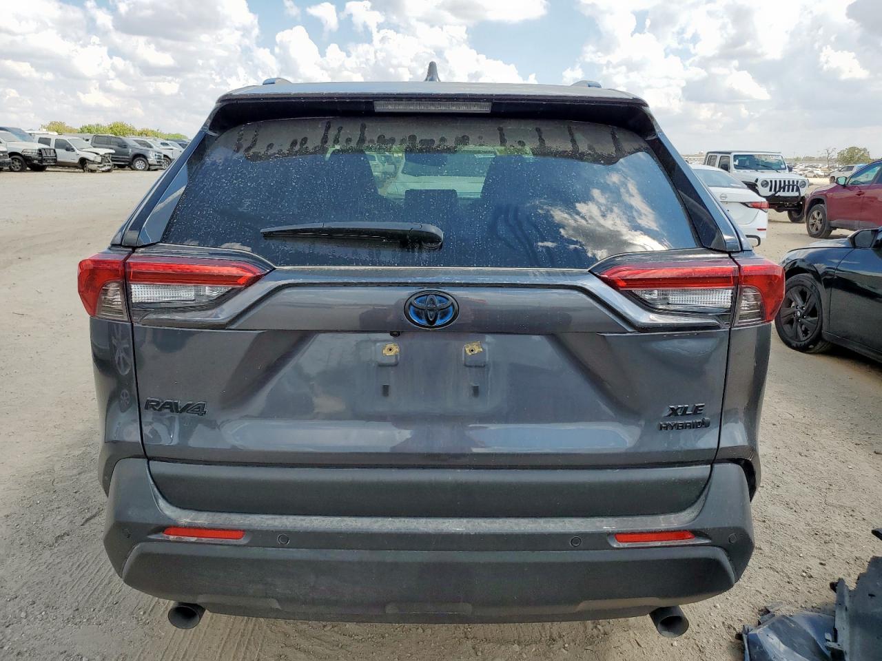 TOYOTA RAV4 XLE PREMIUM