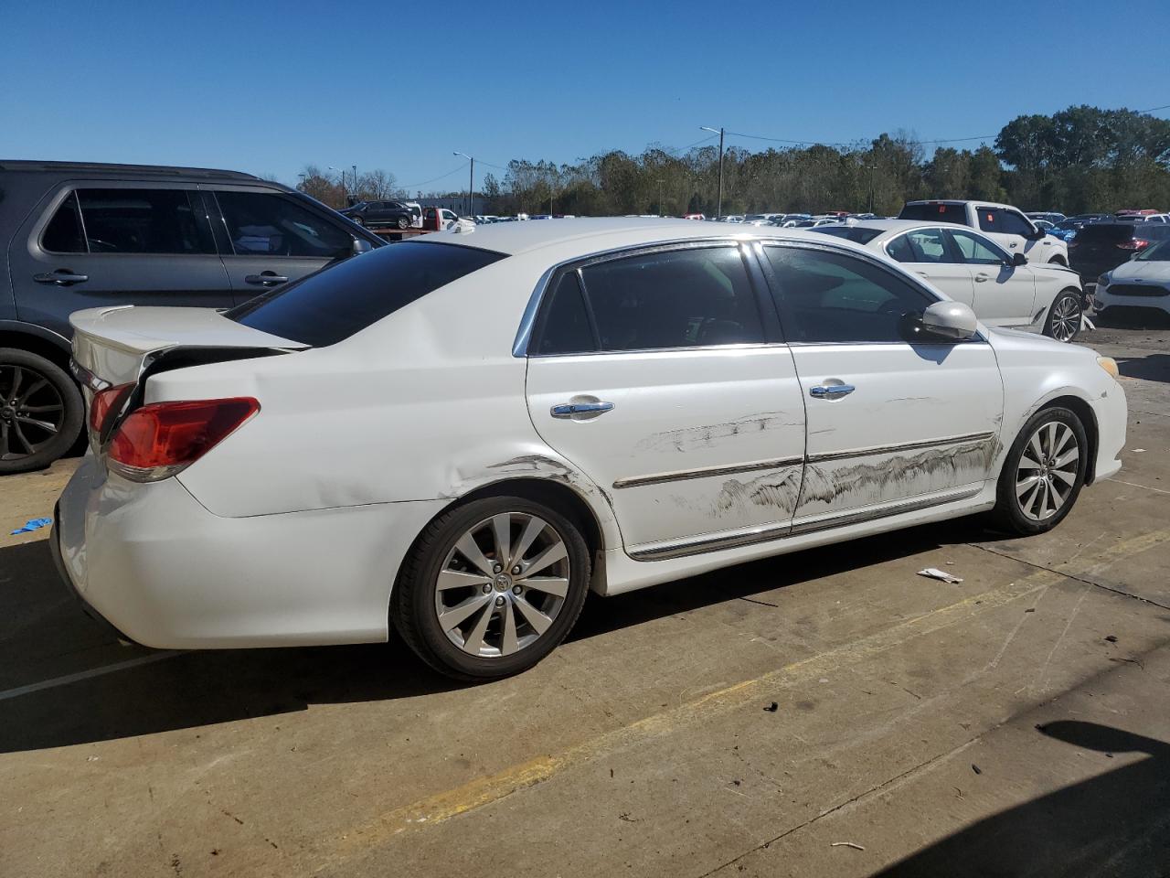 TOYOTA AVALON BASE