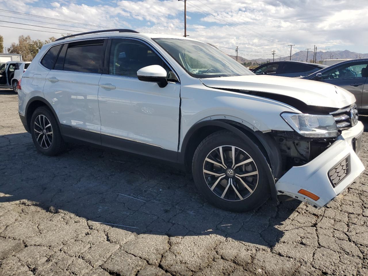 VOLKSWAGEN TIGUAN SE