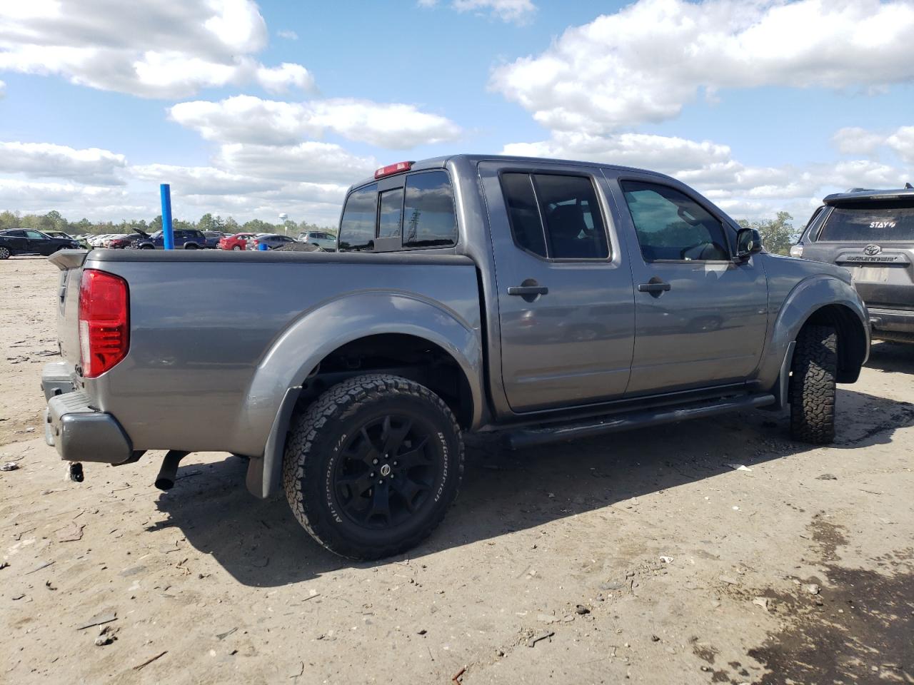 NISSAN FRONTIER S