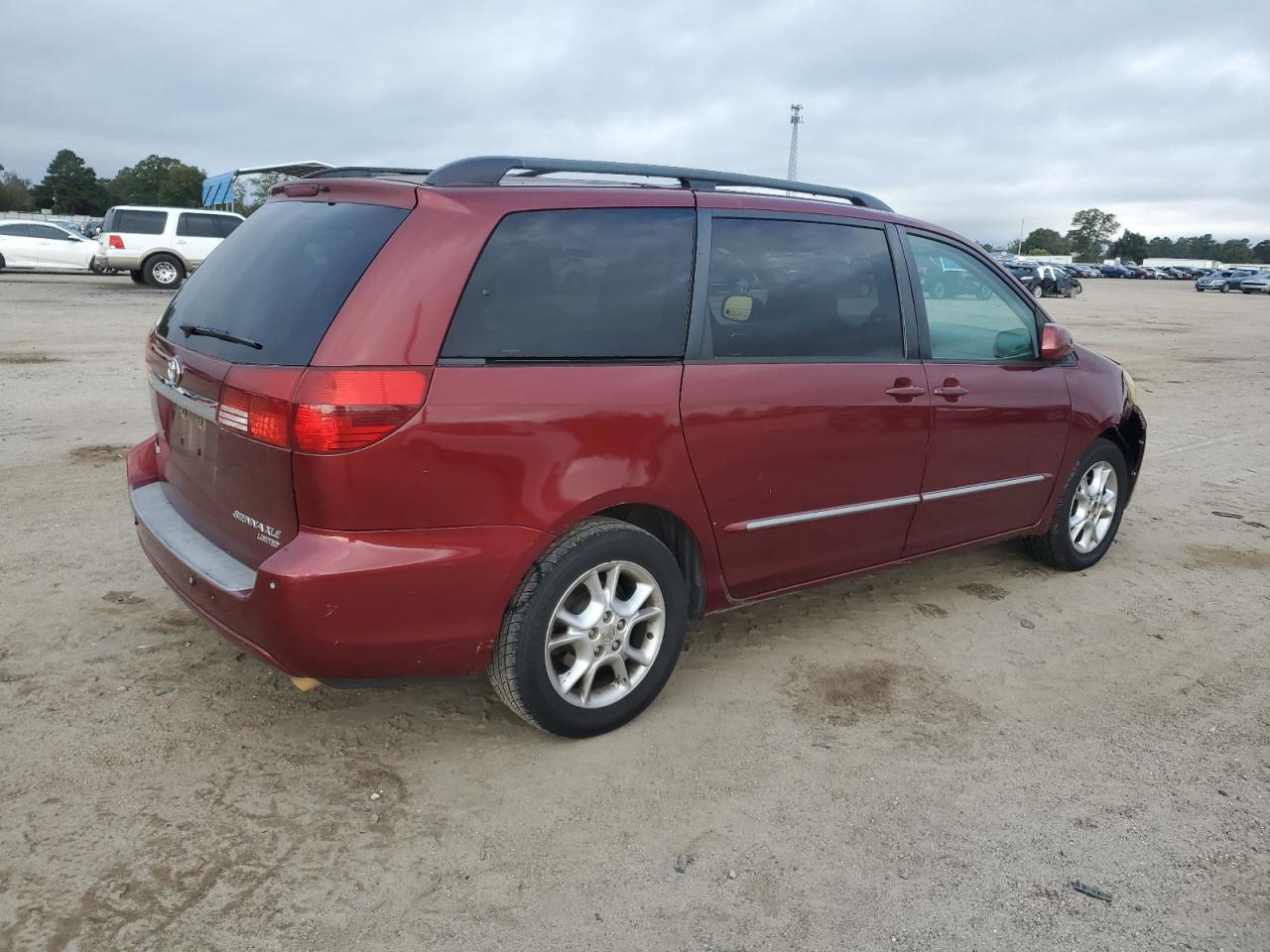 Lot #3297172885 2005 TOYOTA SIENNA XLE