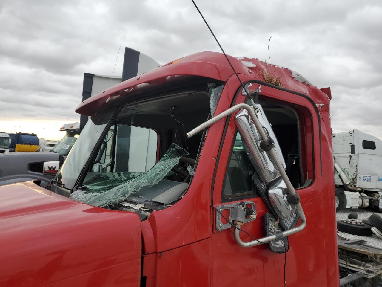 Lot #3290439757 2007 FREIGHTLINER TRACTOR