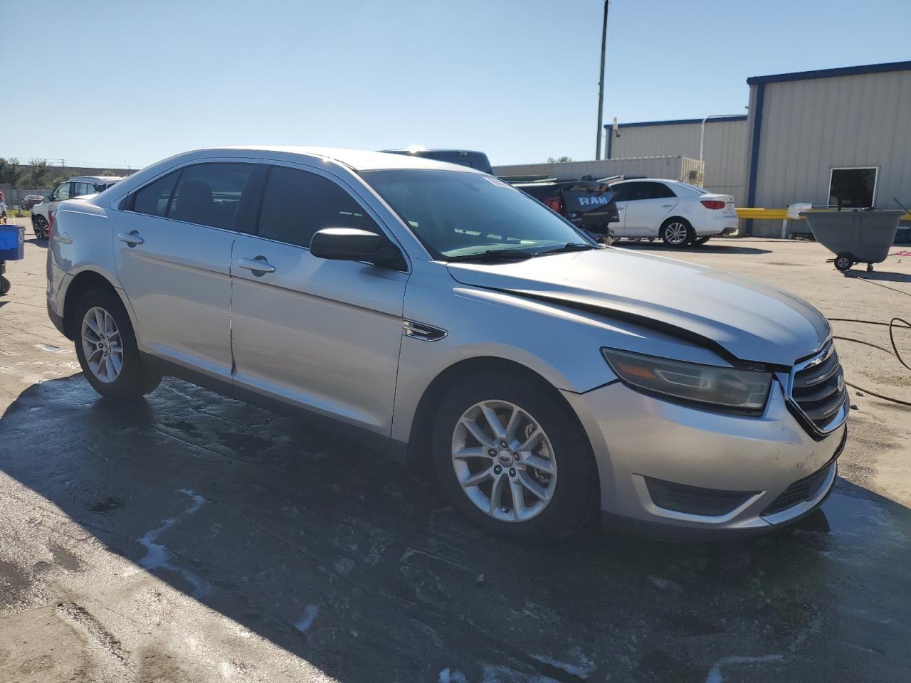 FORD TAURUS SE