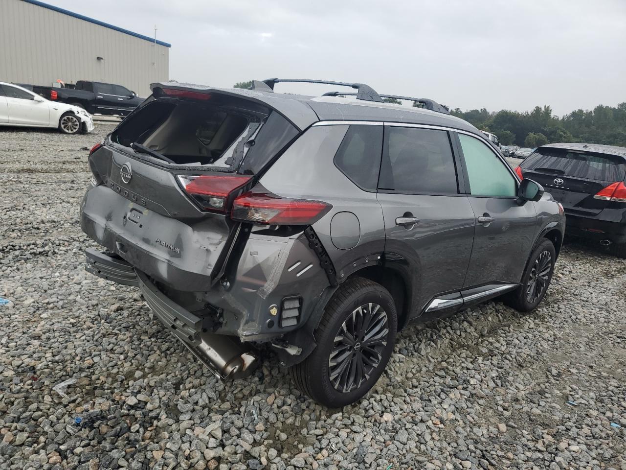 NISSAN ROGUE PLATINUM