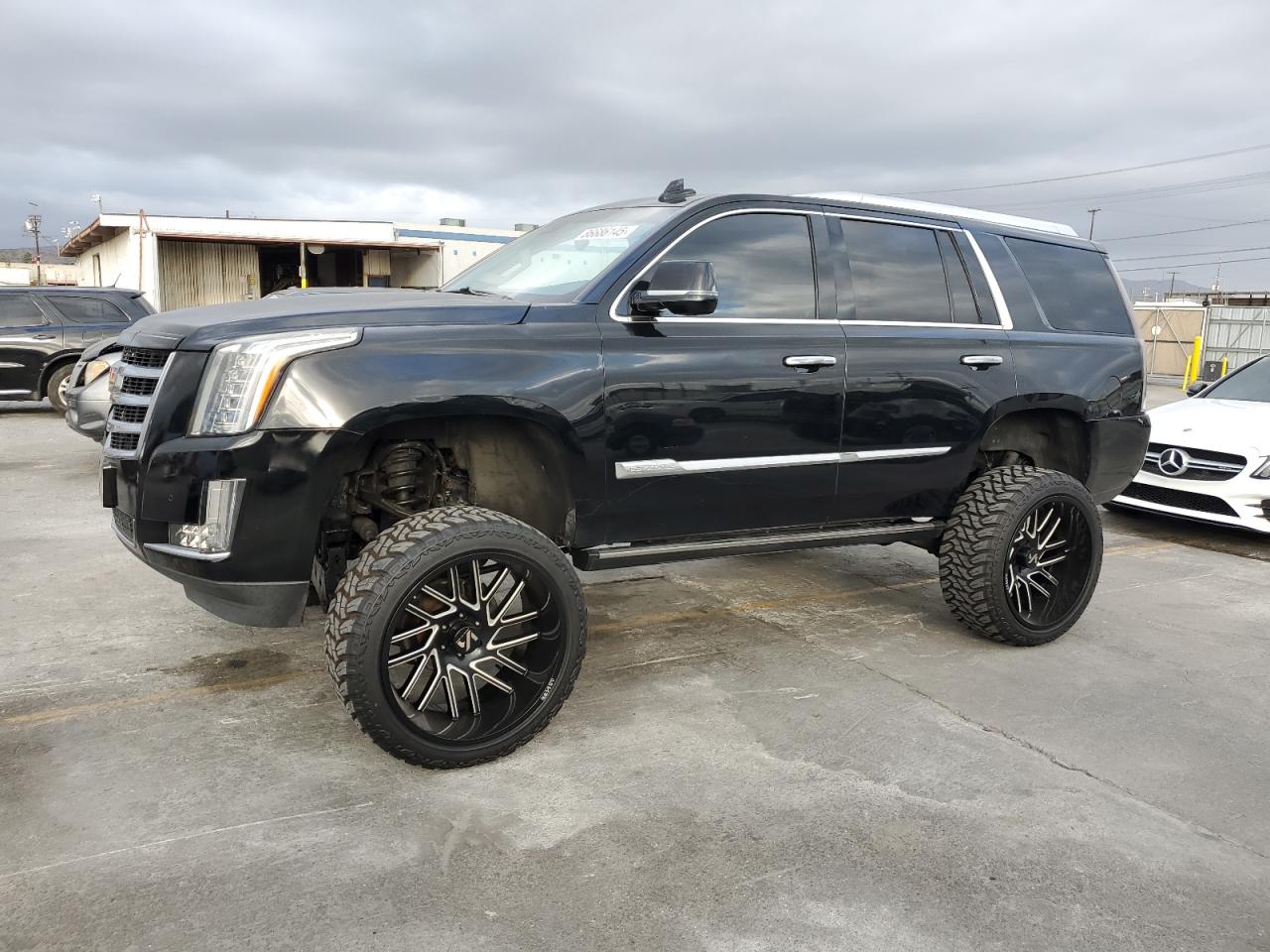 CADILLAC ESCALADE PREMIUM