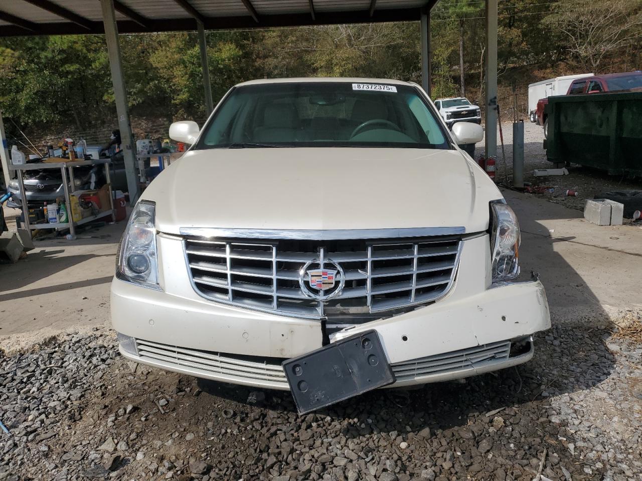 CADILLAC DTS LUXURY COLLECTION
