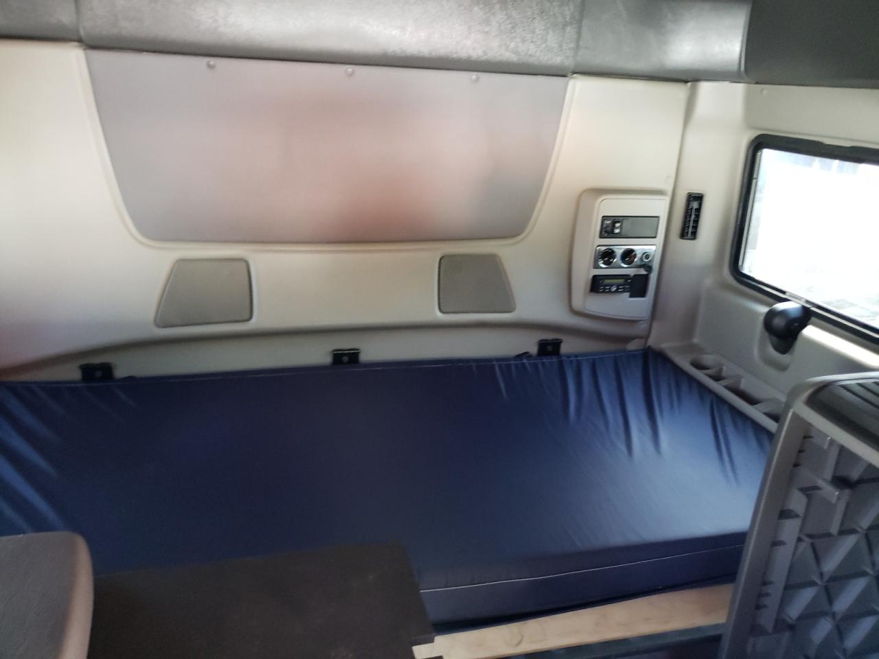 Lot #3310417964 2018 INTERNATIONAL LT625