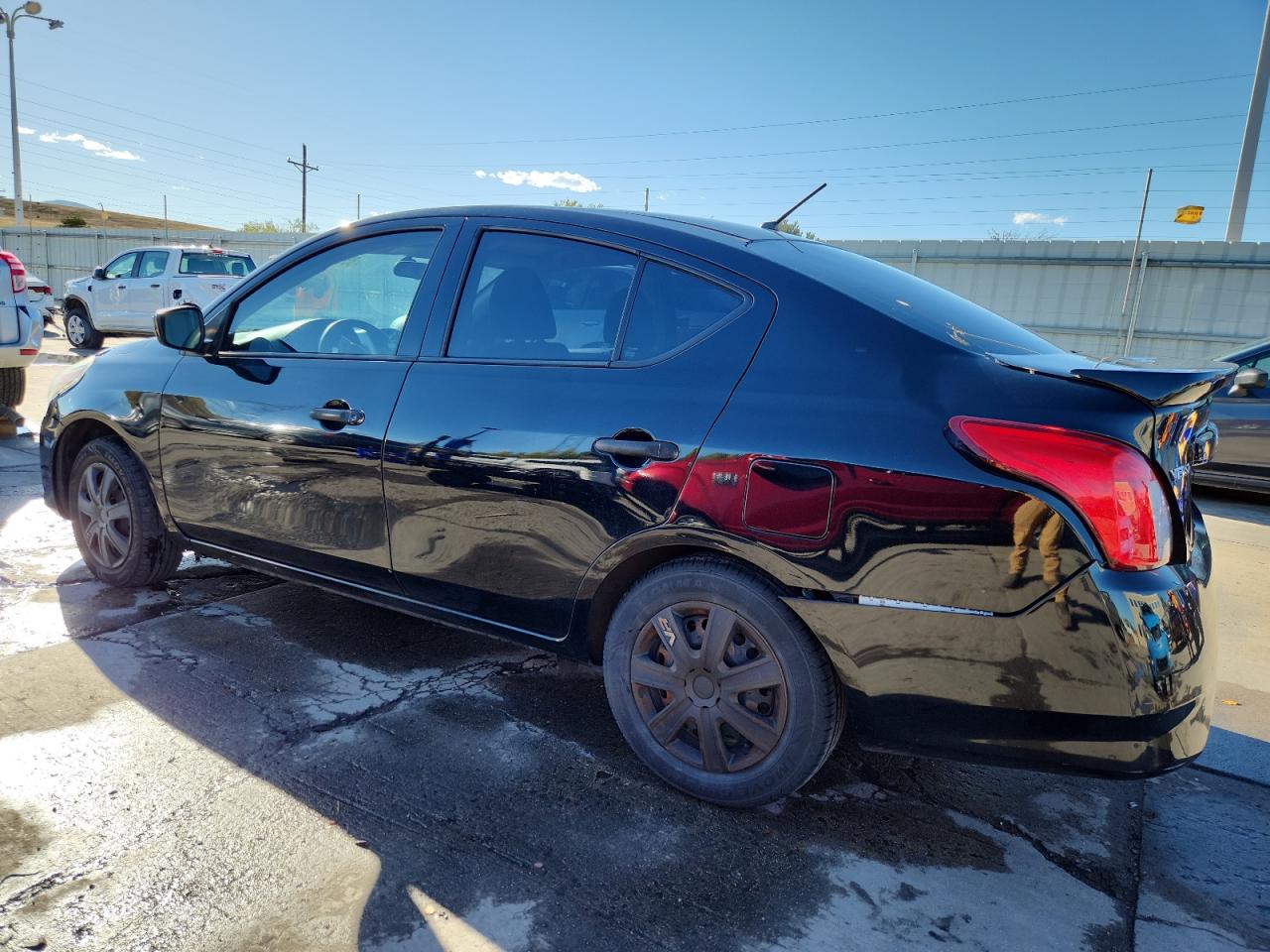 NISSAN VERSA S