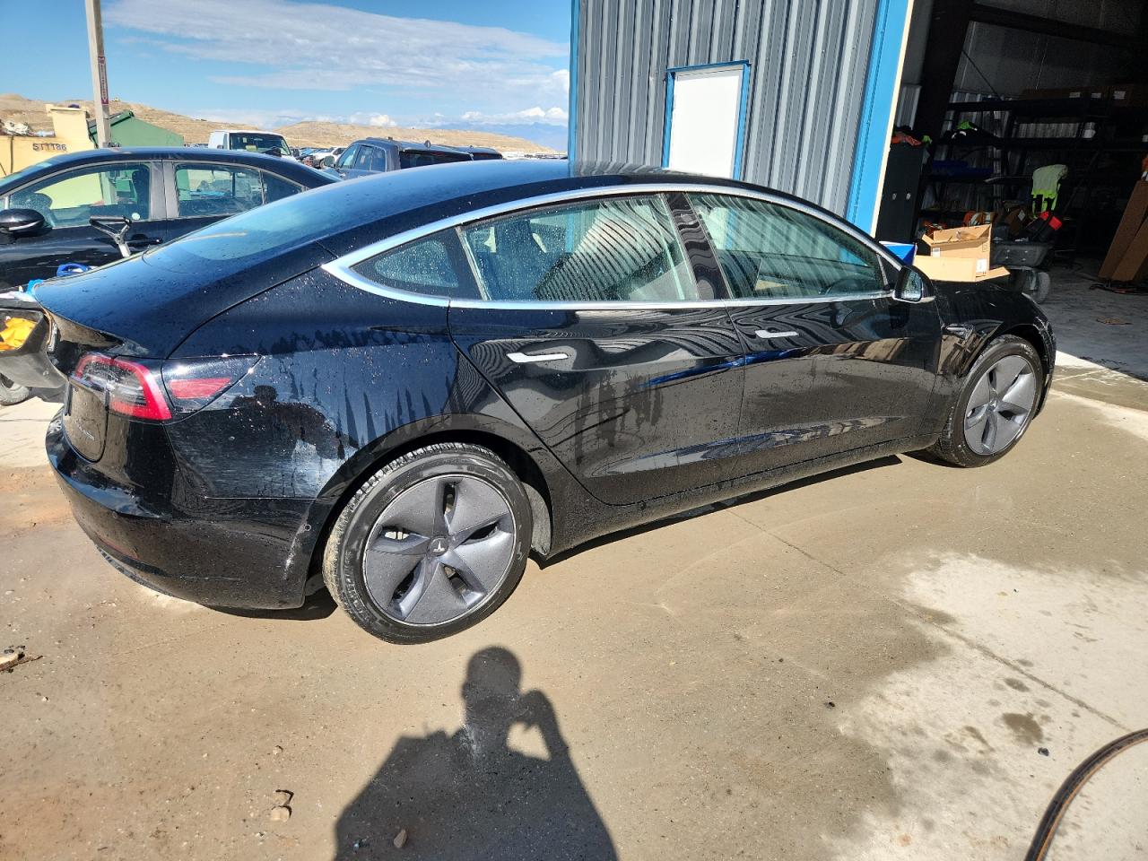 TESLA MODEL 3