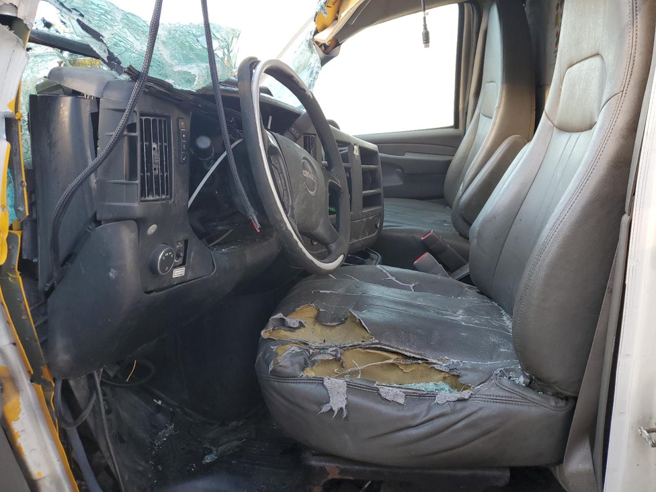 GMC SAVANA CUTAWAY G3500