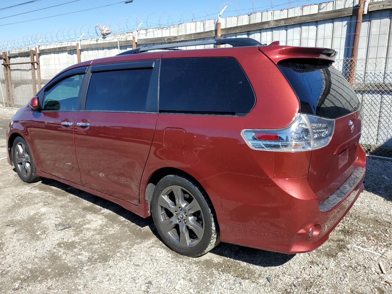 TOYOTA SIENNA SE