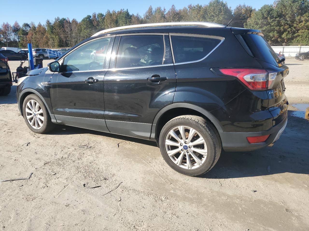 FORD ESCAPE TITANIUM